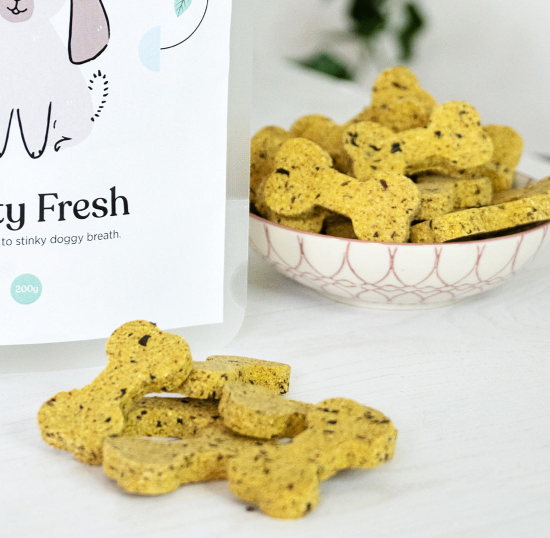 Gizzls Peanut Butter And Mint Dog Treats 200g