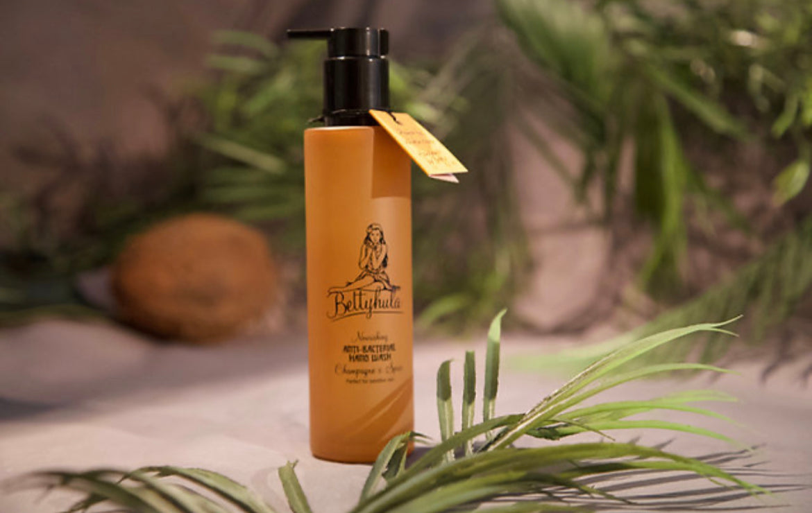 Betty Hula Nourishing Anti-bacterial Hand Wash - Champagne And Spice