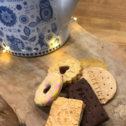 Bark And Bake Family Favourites Tin